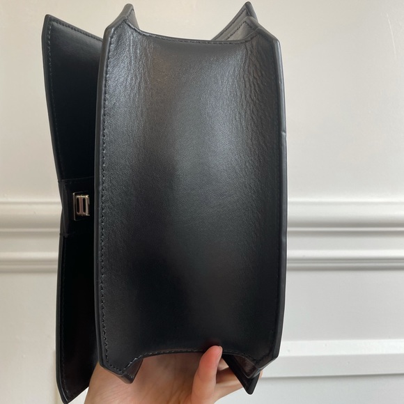 ❌Sold❌Givenchy Bow-Cut bag - Picture 9 of 11